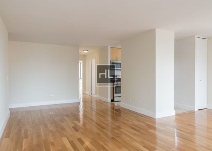 West 48th Street - Photo 1