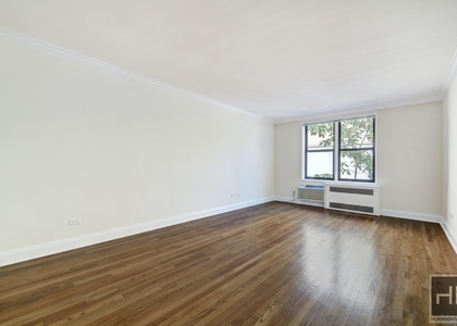 West 16 Street - Photo 1