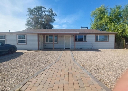 2448 W Freeway Lane - Photo 1