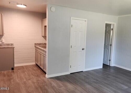 2645 W Morten Avenue - Photo 1
