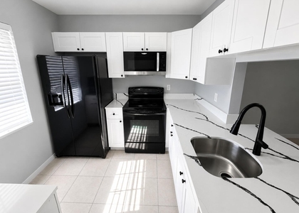 4321 Nw 9th Avenue - Photo 1