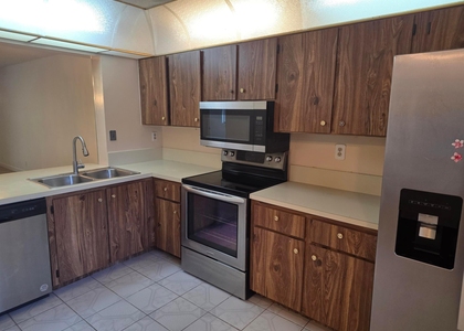 170 Se 7th Street Se - Photo 1