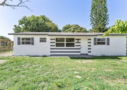 307 Nw 6th Street - Photo 1