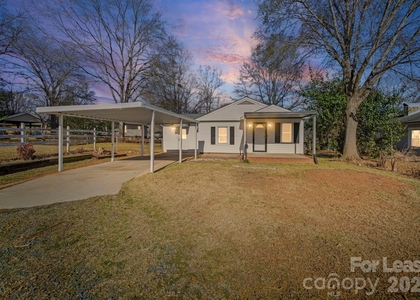 211 9th Street - Photo 1