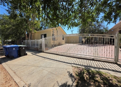 10849 N Swinton Avenue - Photo 1