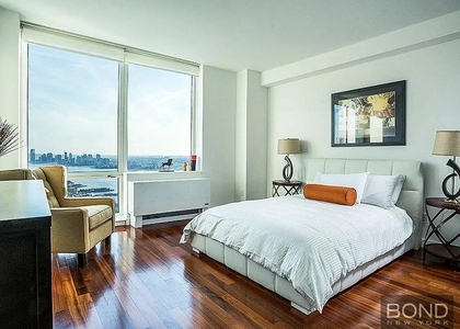 West 42nd Street - Photo 1