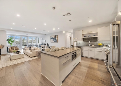 101 Searing Avenue - Photo 1