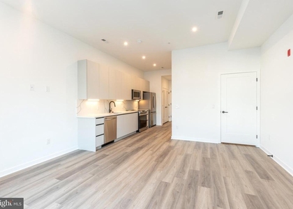 3120 W Jefferson Street - Photo 1