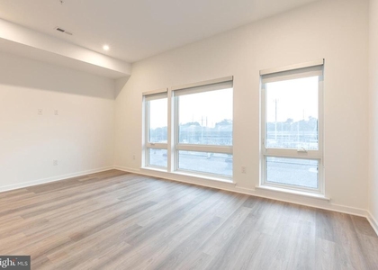 3120 W Jefferson Street - Photo 1
