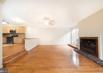 1634 Lombard Street - Photo 1