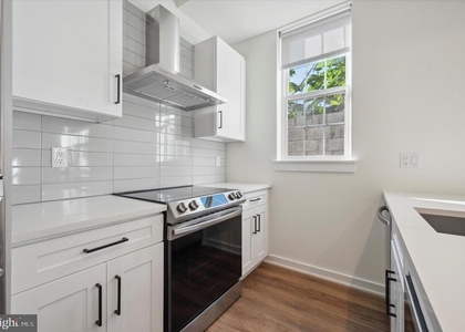2513 N Howard Street - Photo 1