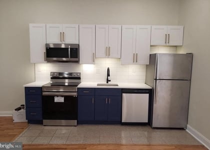 327 Race Street - Photo 1