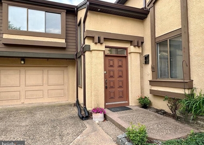 104 Sayre Dr - Photo 1