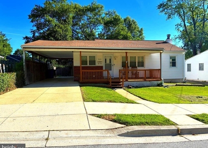 5112 Hollywood Road - Photo 1