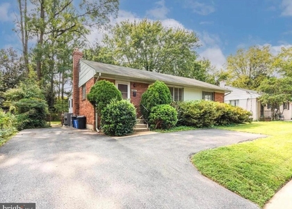 5024 River Road - Photo 1