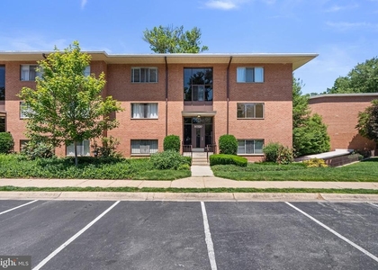 10320 Rockville Pike - Photo 1