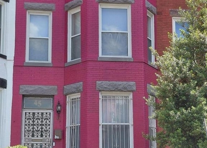 45 R Street Ne - Photo 1