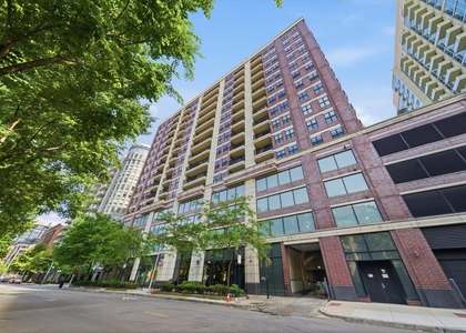 451 W Huron Street - Photo 1