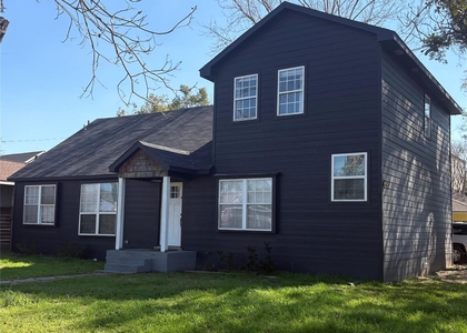 302 Moody Street - Photo 1