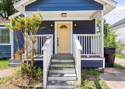 1305 Idylwild Street - Photo 1