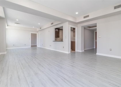 914 Main Street - Photo 1