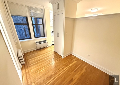 East 51 Street - Photo 1