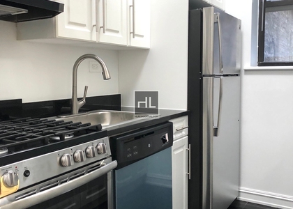 East 51 Street - Photo 1