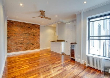 Lexington Ave. - Photo 1