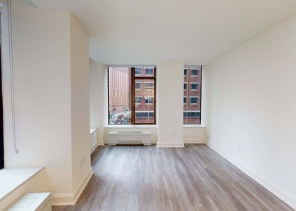 10 Hanover Square - Photo 1