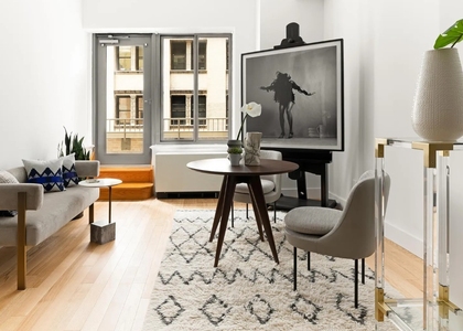 45 Wall Street - Photo 1