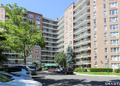 91 Strawberry Hill Avenue - Photo 1