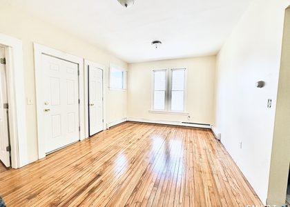 429 Baldwin Street - Photo 1