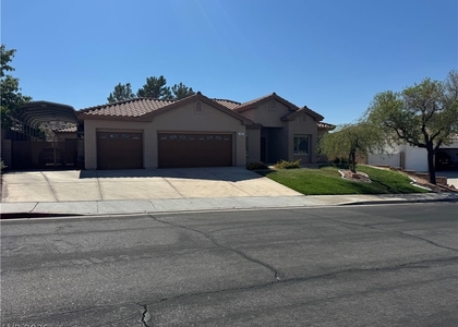787 Fairway Drive - Photo 1