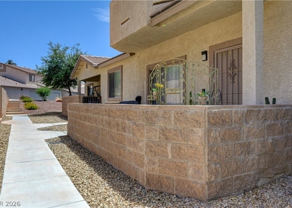 2050 N Los Feliz Street - Photo 1