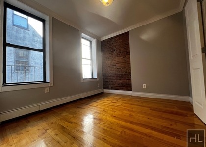 Avenue B - Photo 1