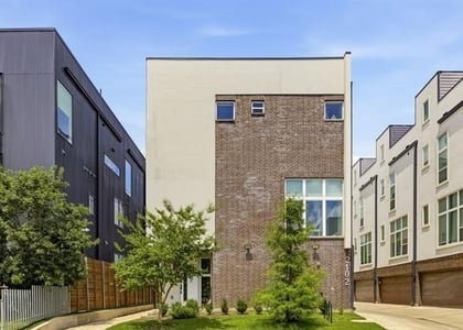 2102 N Prairie Avenue - Photo 1