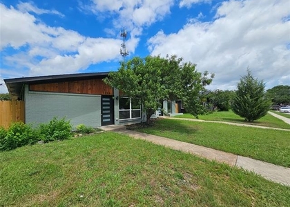 1725 R Avenue - Photo 1
