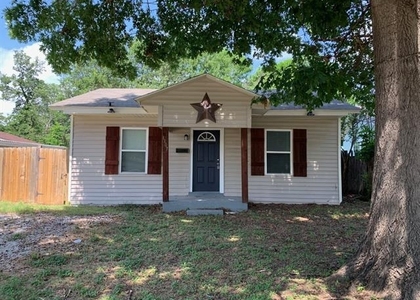 1107 Oxford Street - Photo 1