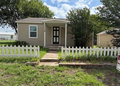 1114 Thorpe Springs Road - Photo 1