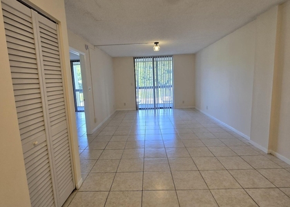 737 Se 1st Way - Photo 1