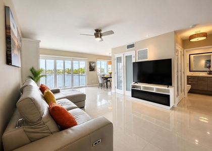 1201 S Riverside Drive - Photo 1