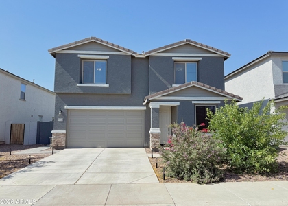 11326 E Unger Avenue - Photo 1