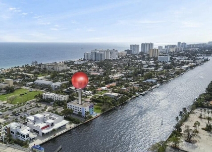 105 S Riverside Drive - Photo 1