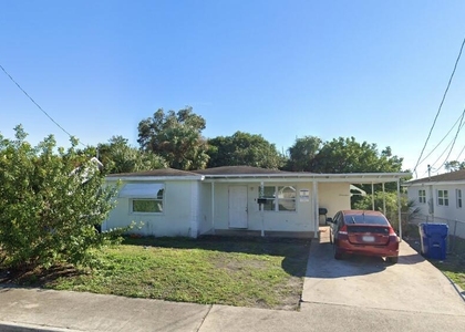 1209 W 34th Street - Photo 1