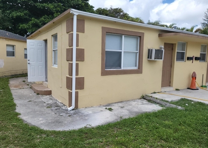 224 N 57th Avenue - Photo 1