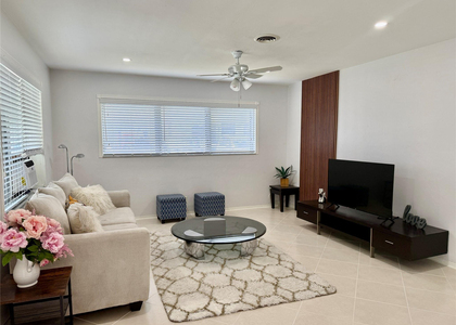 23 Ne 19th Avenue - Photo 1