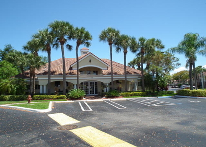815 W Boynton Beach Boulevard - Photo 1