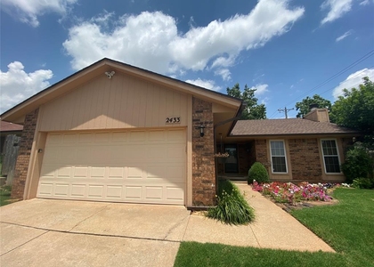 2433 N Shady Tree Drive - Photo 1