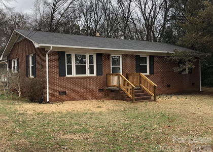 626 Tuckaseege Road - Photo 1