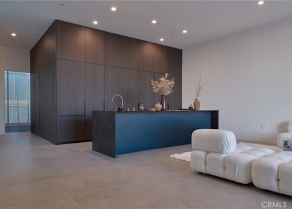 838 N Kings Road - Photo 1